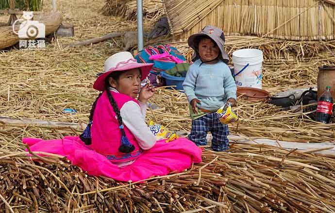 Bo toc Unos song tren dao noi ho Titicaca qua anh-Hinh-7